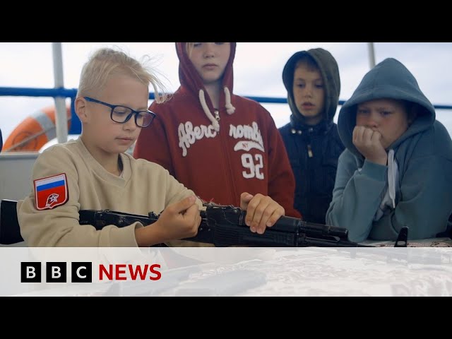 What it's like inside Vladimir Putin’s Russian Youth Army | BBC News
