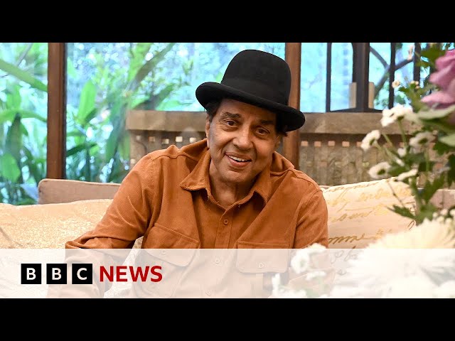 Bollywood legend Dharmendra dies at 89 | BBC News
